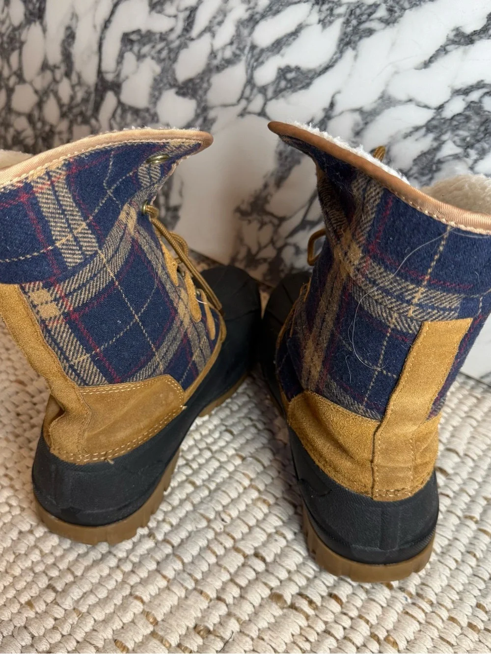 STQ Women's Plaid Winter Duck Boots Size 9 Waterproof Snow Shoes Navy Tan